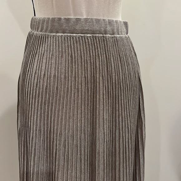 Falconeri Made in Italy Knit Pleated Midi Skirt Pale Gray Silver XS -Small - Picture 10 of 13